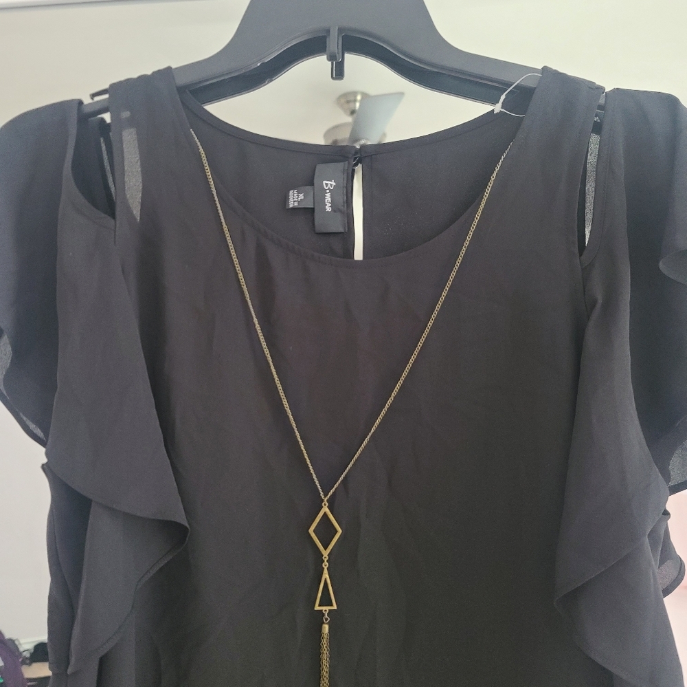 B-Wear NWOT XL black cold shoulder blouse with necklace. Very pretty! - Picture 5 of 7